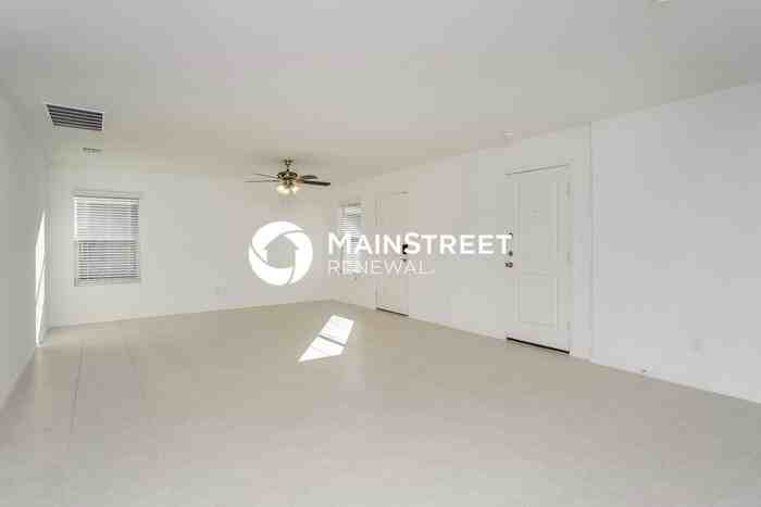 5641 Rockrose Ln - Photo 3 of 16