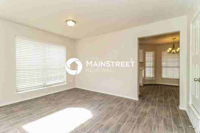 2321 Cromwell Drive - Photo 5 of 17