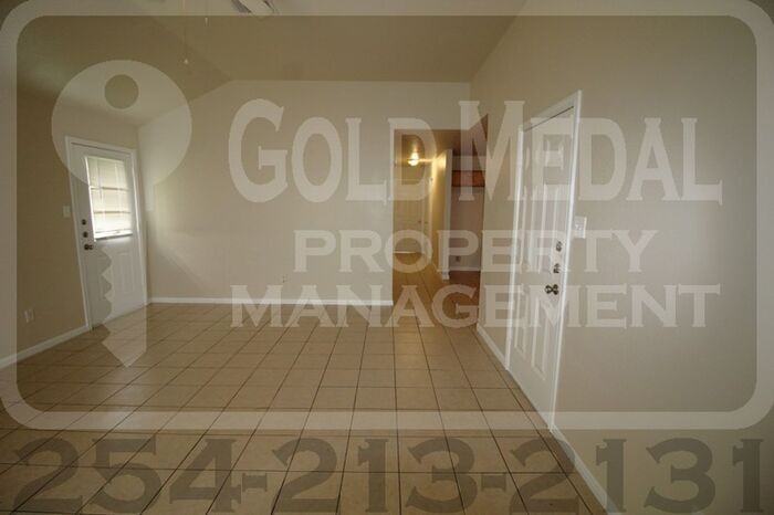 601 N Gilmer St #A - Photo 3 of 20