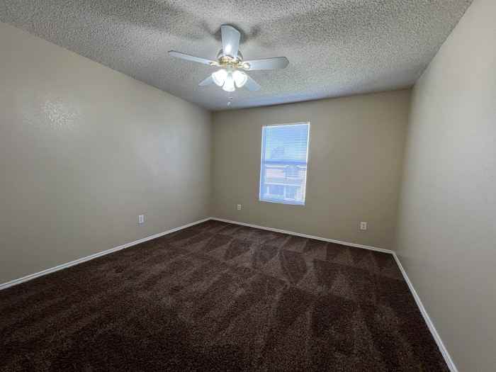 1836 Vineridge Ln - Photo 6 of 27