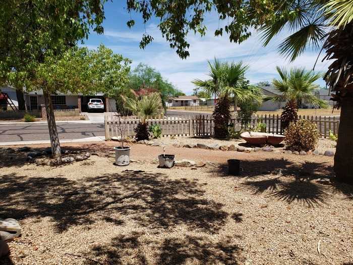 841 E Cinnabar Ave - Photo 2 of 9