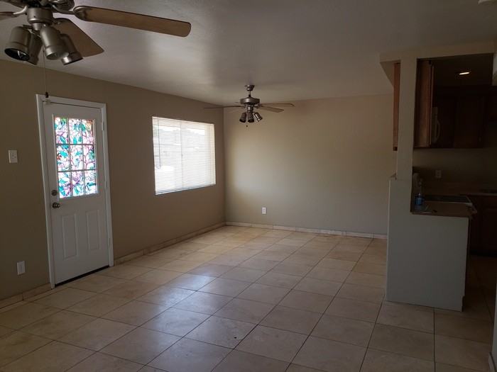 841 E Cinnabar Ave - Photo 3 of 9