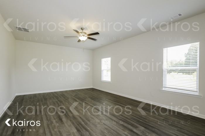 7008 Pinehurst Way N - Photo 2 of 17