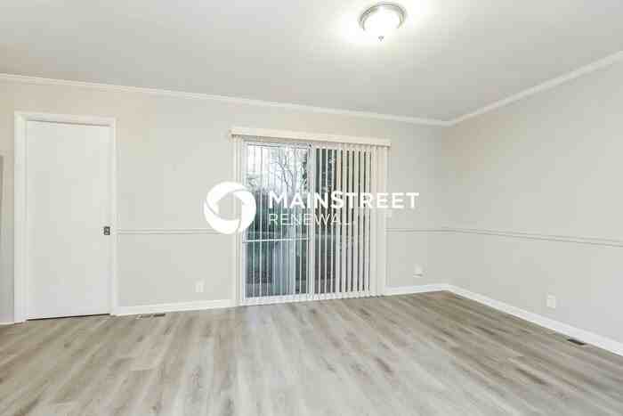 768 Rowan Dr - Photo 4 of 16