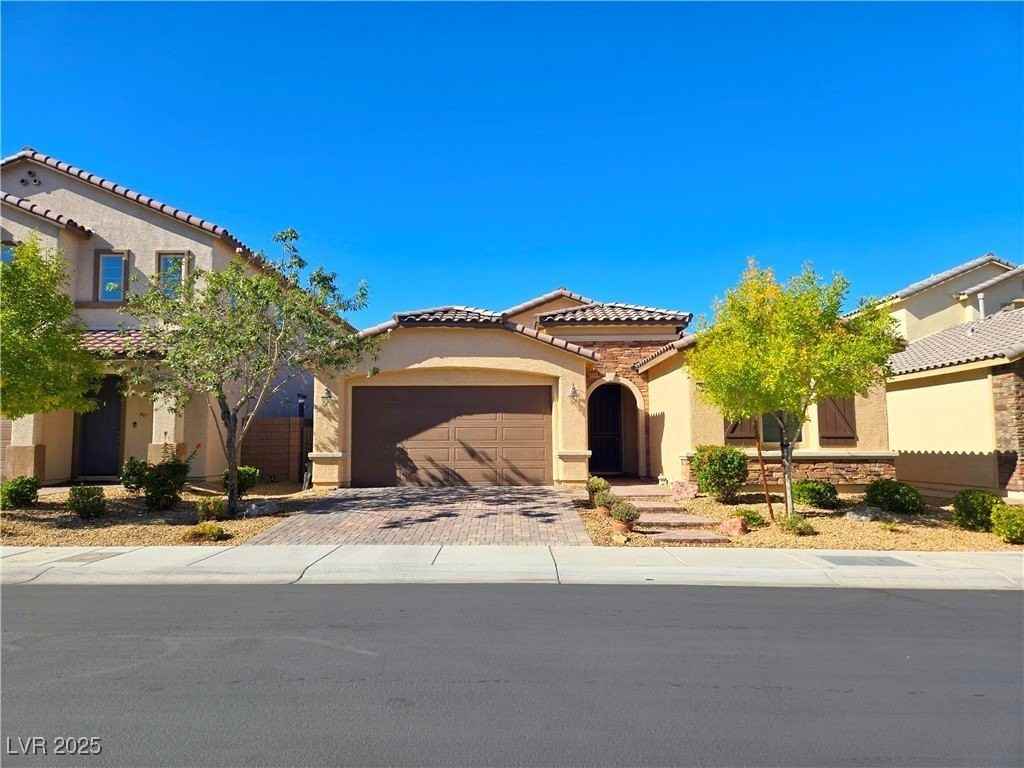 6233 Canterbury Field Rd - Photo 3 of 35