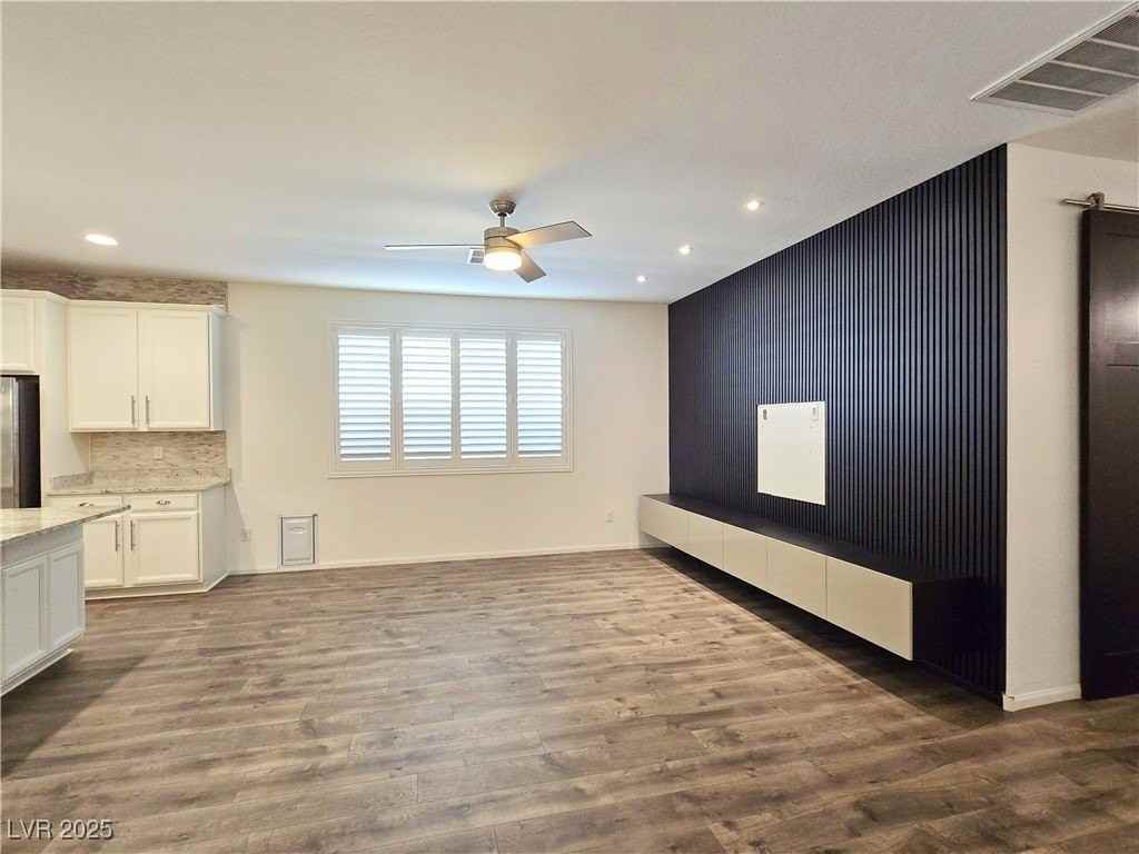 6233 Canterbury Field Rd - Photo 5 of 35