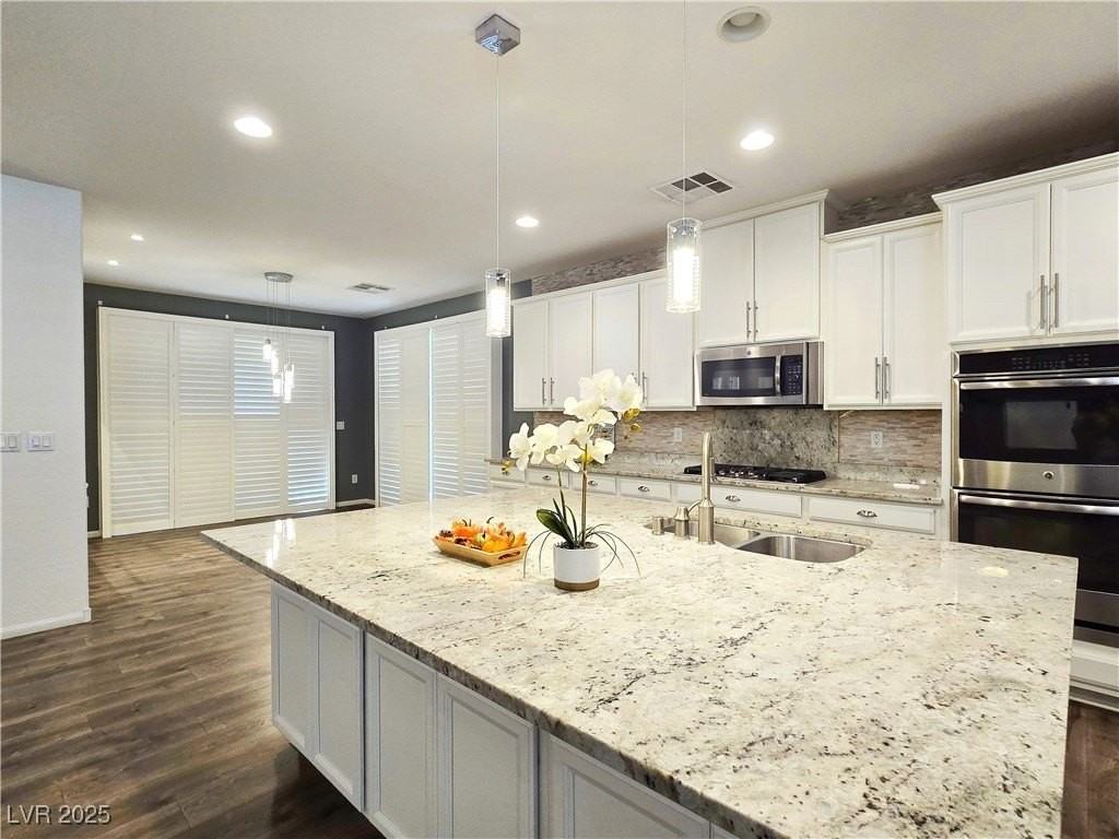 6233 Canterbury Field Rd - Photo 7 of 35