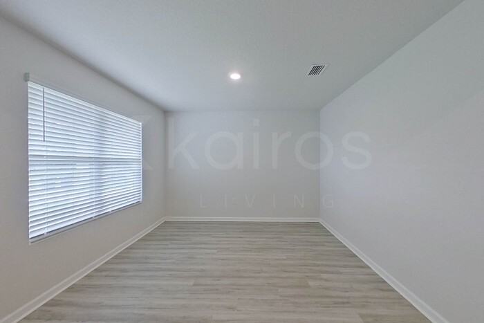 412 Monarch Ln - Photo 4 of 25