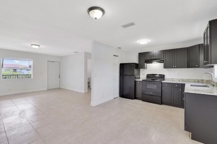 3237 Avenue J #Q - Photo 3 of 11