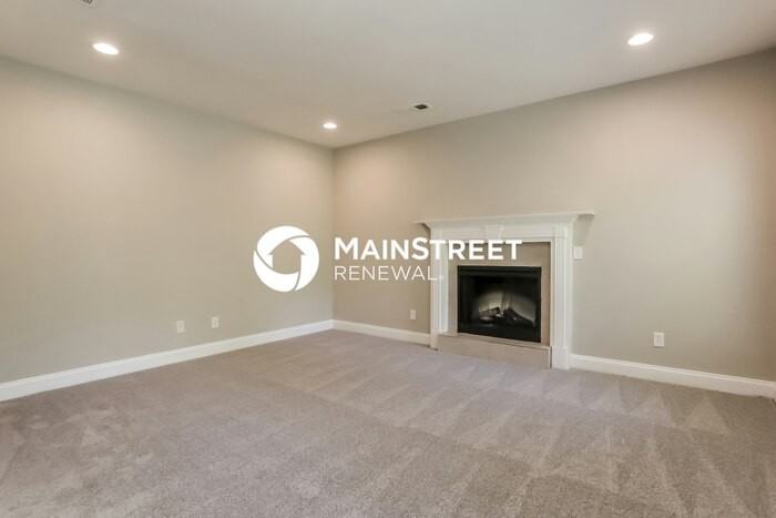 1299 Vonda Ln Sw - Photo 2 of 18