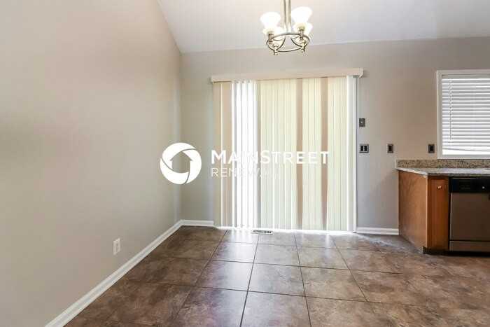 522 Valle Drive - Photo 3 of 17