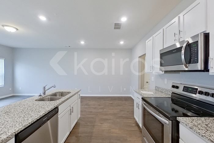 221 Long Island Dr Sw - Photo 5 of 21