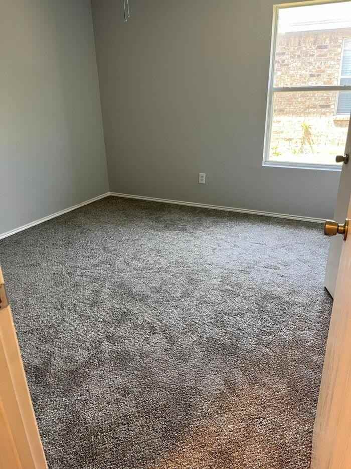 11928 Shine Avenue - Photo 5 of 8