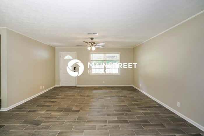 5141 Oakdale Ct - Photo 6 of 17