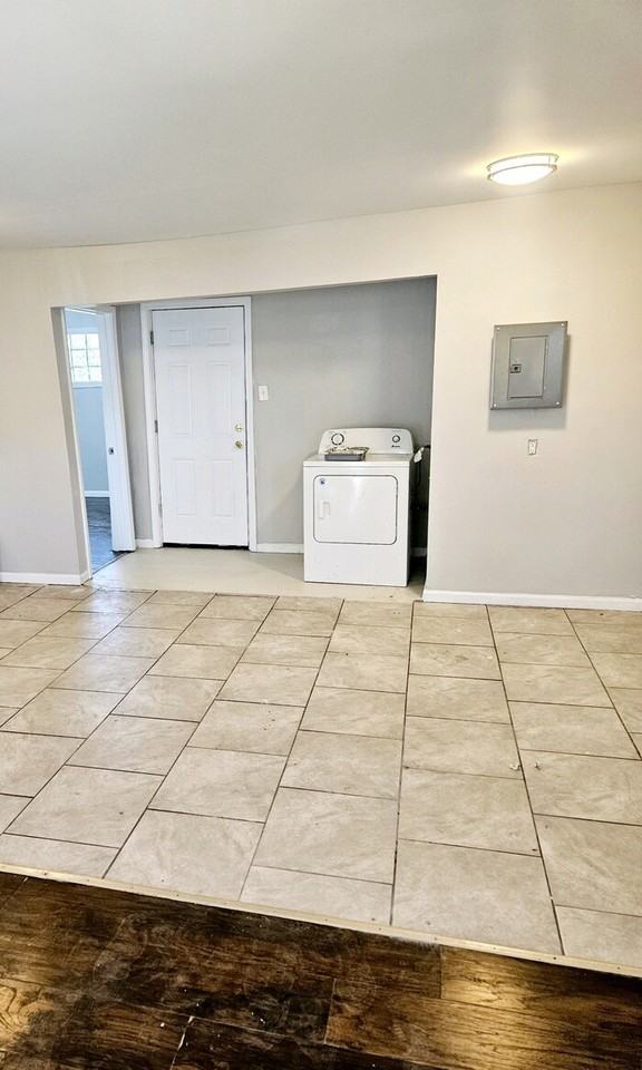 2561 East 23rd Avenue - Photo 5 of 14