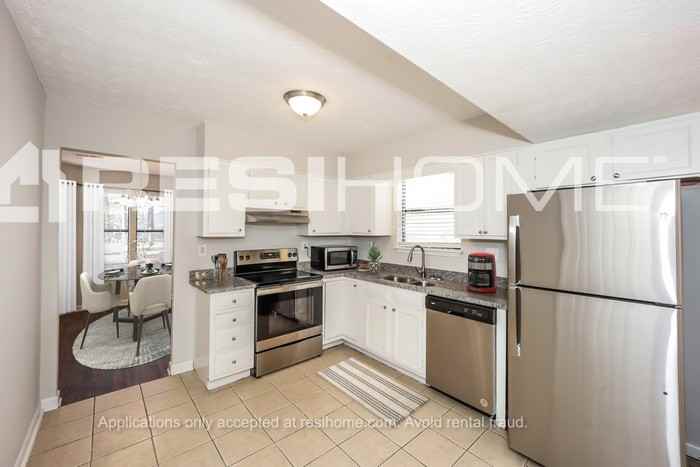 6554 River Glen Dr - Photo 2 of 19