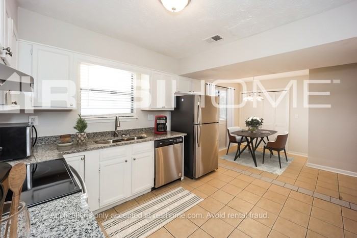 6554 River Glen Dr - Photo 3 of 19