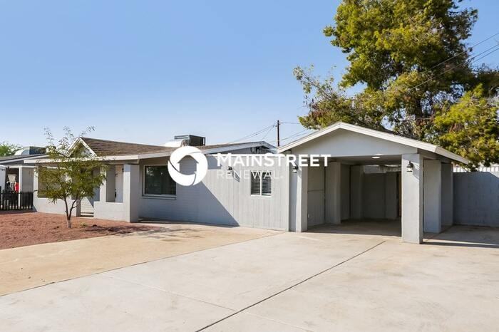 608 W Mission Ln - Photo 2 of 15