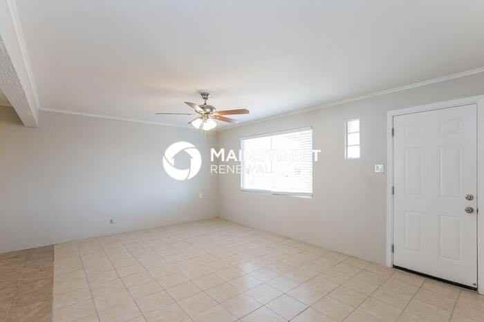 608 W Mission Ln - Photo 3 of 15