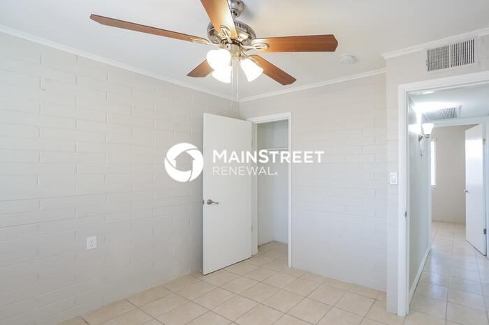 608 W Mission Ln - Photo 7 of 15