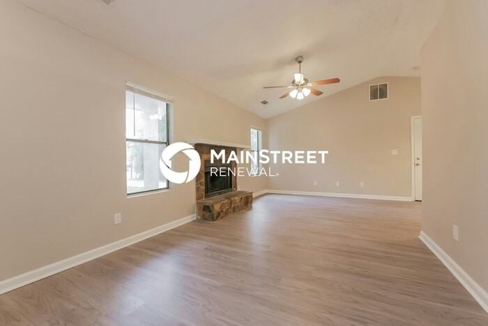 145 Lynda Ln - Photo 2 of 16