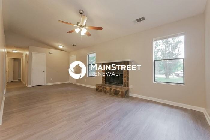 145 Lynda Ln - Photo 3 of 16