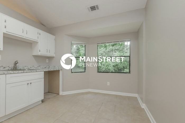 145 Lynda Ln - Photo 5 of 16