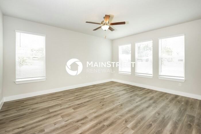 816 E Voorhis Ave - Photo 3 of 17