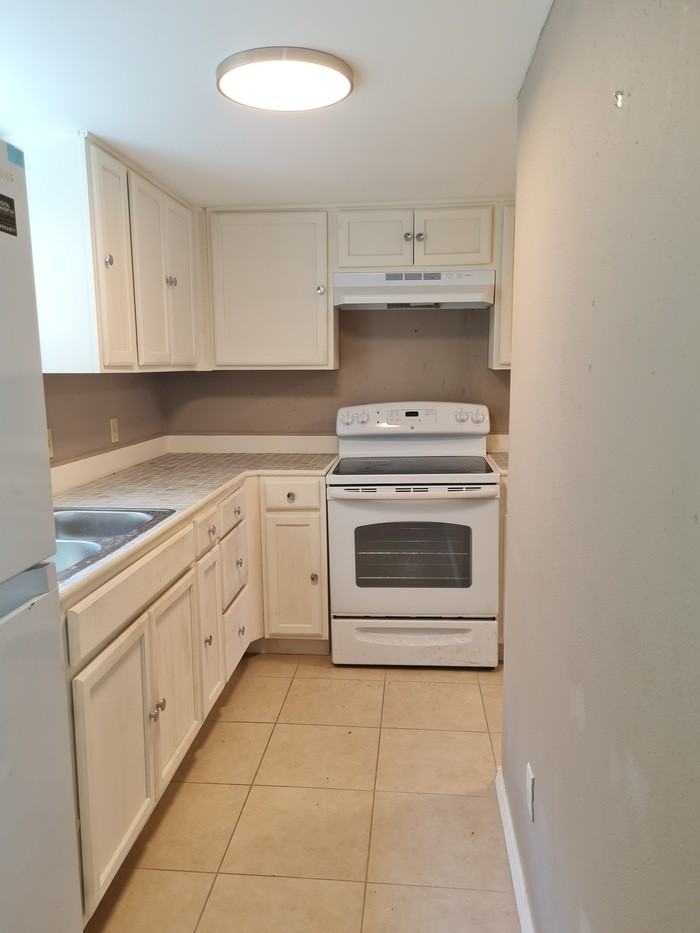 2402 North Ed Carey Drive - Photo 4 of 13