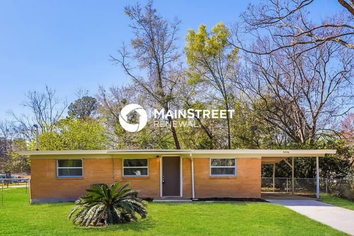 9246 Spottswood Rd - Photo 2 of 16