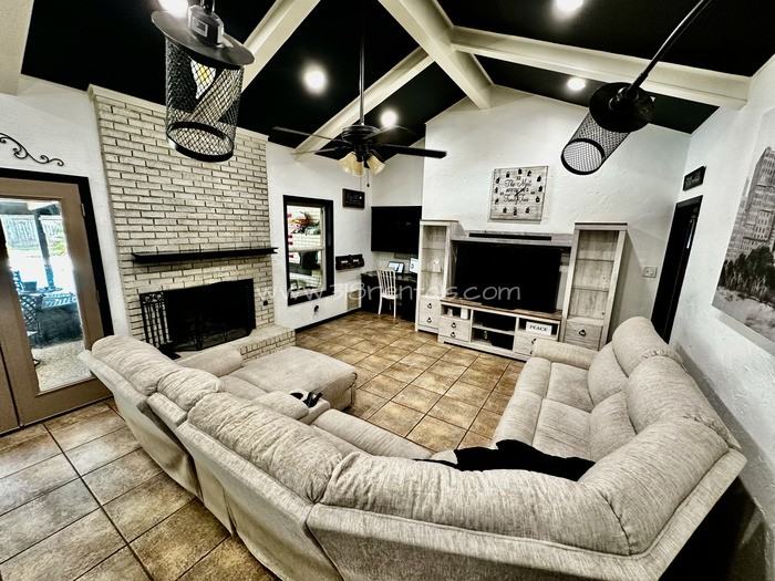 7313 Camelback Dr - Photo 4 of 17