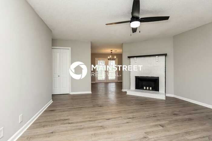 768 Garrison Dr - Photo 2 of 16