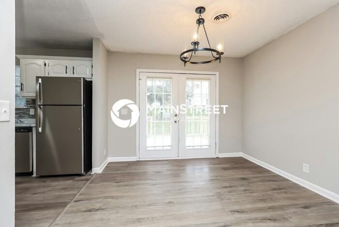 768 Garrison Dr - Photo 4 of 16