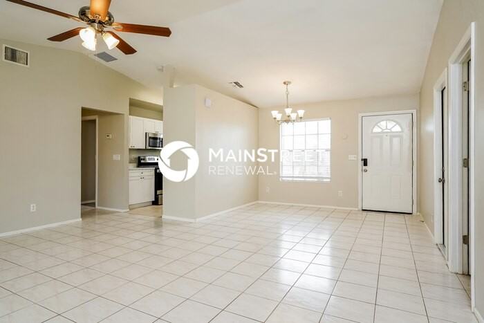 3008 Sw 6th Ave - Photo 3 of 16