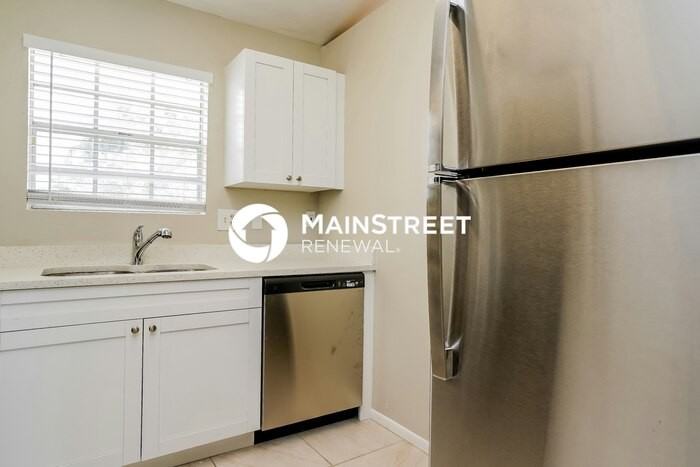 3008 Sw 6th Ave - Photo 7 of 16