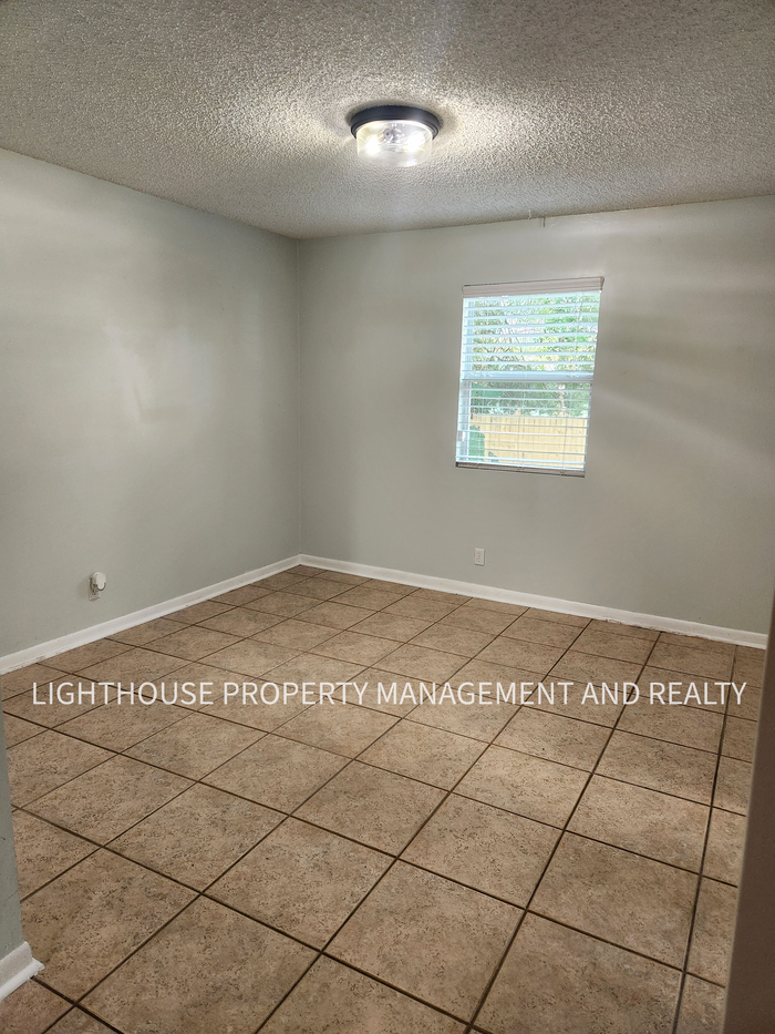 916 Penman Rd #121 - Photo 5 of 21