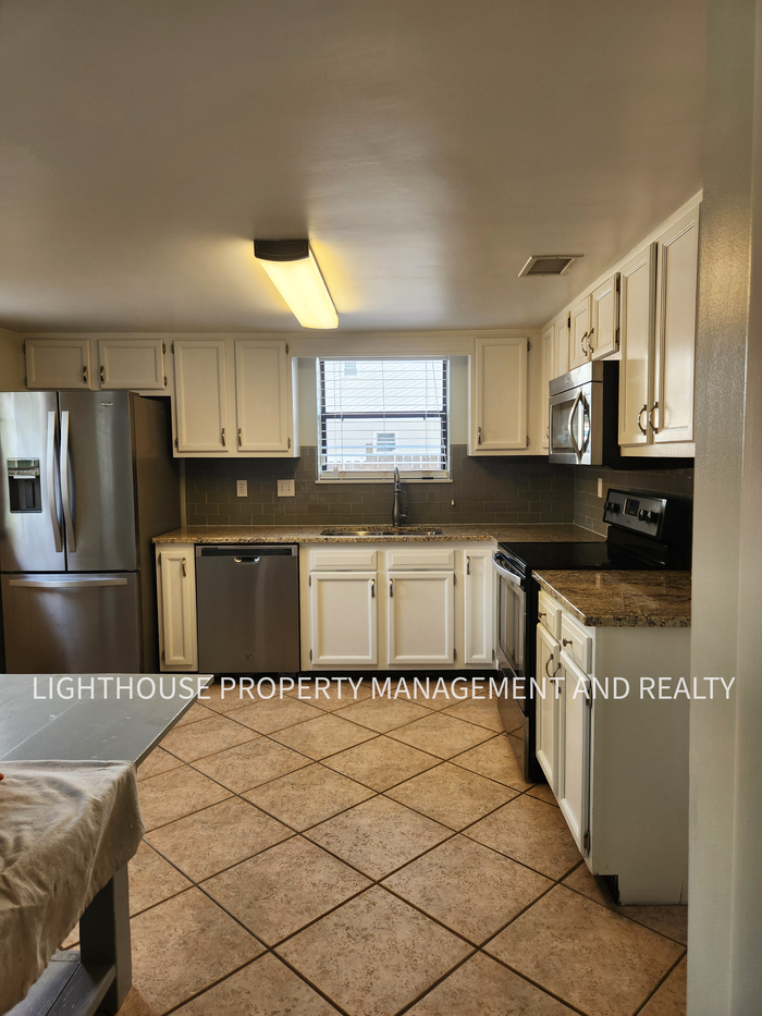 916 Penman Rd #121 - Photo 6 of 21