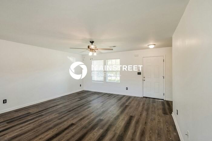 10077 Woodlee Cove - Photo 4 of 15