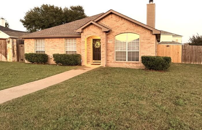 1824 Mcneely St - Photo 2 of 15