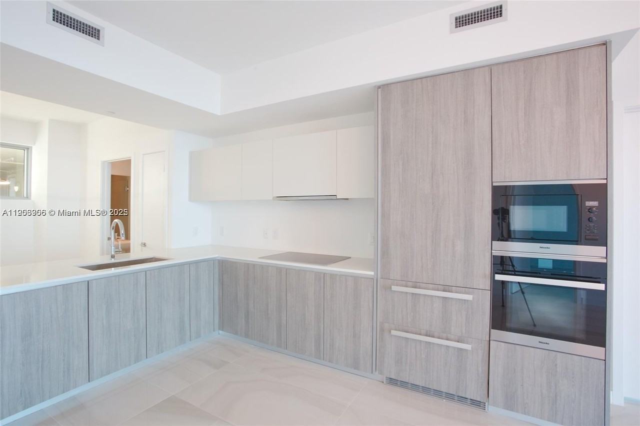 2900 Northeast 7th Avenue - Photo 2 of 5