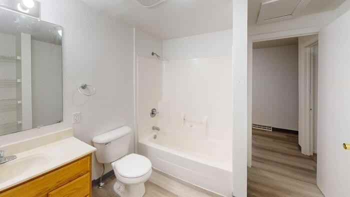 630 3rd Ave Se - Photo 2 of 8