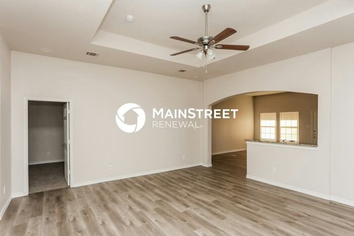 1910 South Uhl Road - Photo 4 of 16