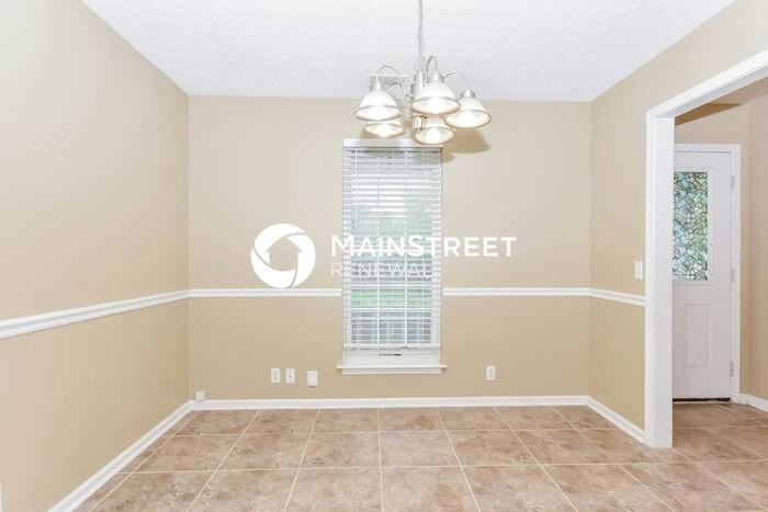 405 Brookview Dr - Photo 3 of 16