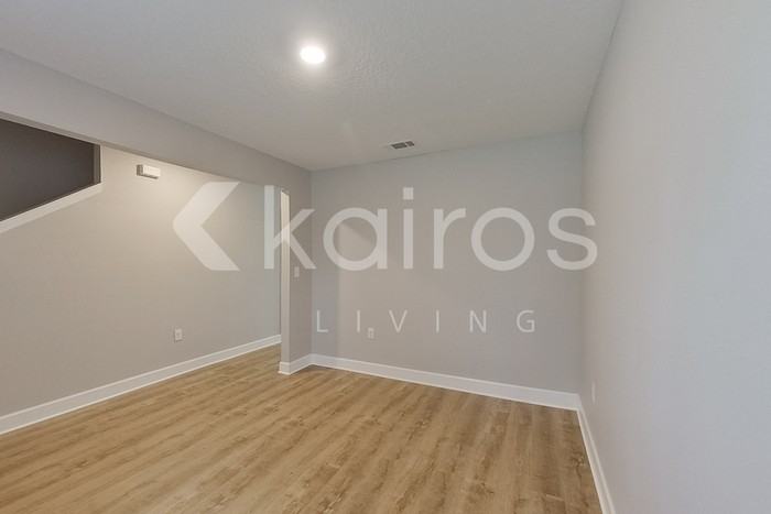 2820 West Andromedae Street - Photo 5 of 28