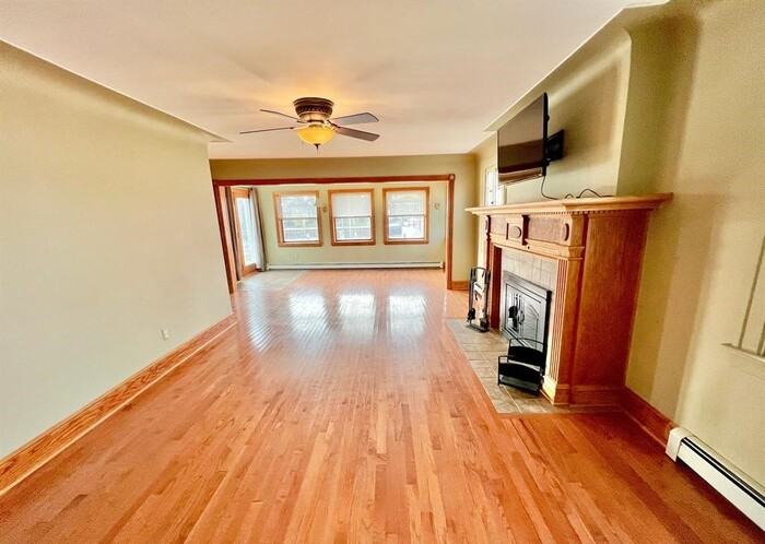 37697 Mast Ct - Photo 5 of 11