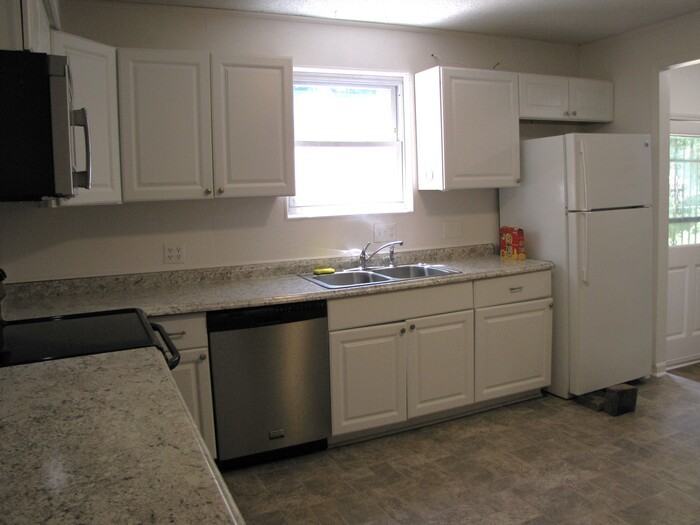 307 W Delafield Ave - Photo 6 of 22