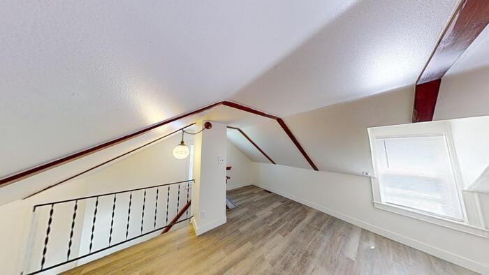 302 4th St Ne - Photo 3 of 7