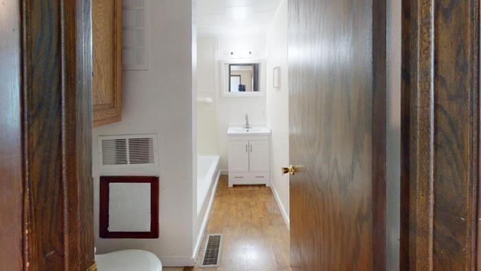 302 4th St Ne - Photo 4 of 7