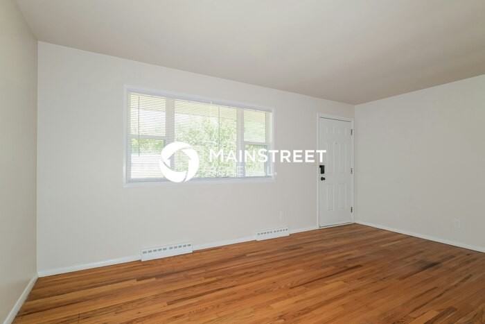 1376 Cove Lane - Photo 6 of 17