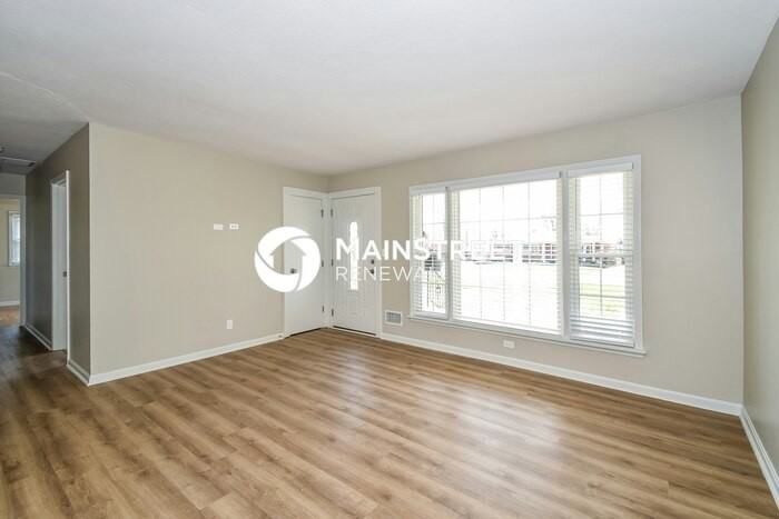 6201 W Pages Ln - Photo 2 of 16